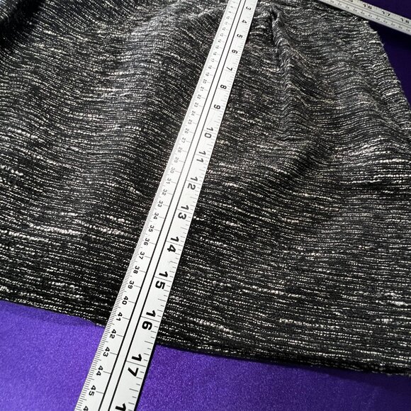 📌Loft Easy to Combine Mini Skirt Black and White with some Silver Sparkle - Picture 9 of 13